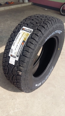 ขายยางใหม่ปี17 hankook rf10 265/65r17 สนใจติดต่อ ร้าน ก.เจริญการยางครับ 081-3747940
