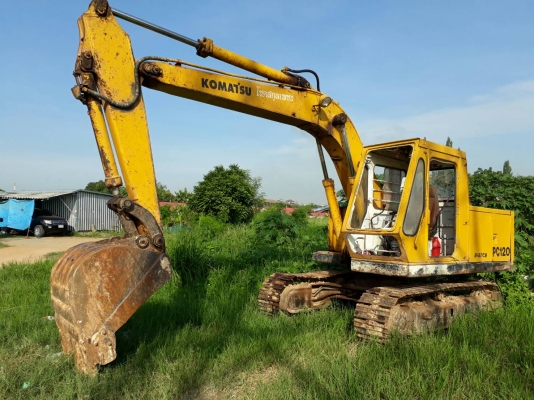 ขาย 280,000 KOMATSU pc 100-2  เครื่องดี  ปั้มแรง โซ่หนา เอวแน่น รถสวยพร้อมใช้ รถอยู่ แหลมฉบัง 090-772-3710 090-772-3708