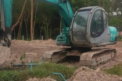 ขาย 690,000 Kobelco Sk 100 Mark 5 Super ไฟฟ้าครบ เครื่องดี ปั้มแรง เอวแน่น ช่วงล่างแน่น รถอยู่ จันทบุรี 090-772-3710 090-772-3708