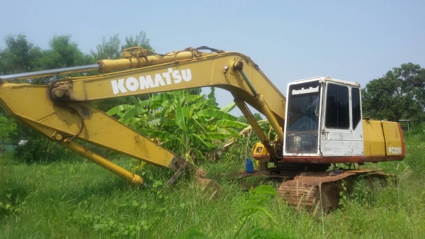 ขายด่วน KOMATSU PC200-5 ขายตามสภาพ เครื่องเสื้อทะลุ ปั้มดี โซ่ช่วงล่างพร้อมใช้งาน บูมอามสวย บอดี้สวย  เอกสารสัญญาซื้อขาย