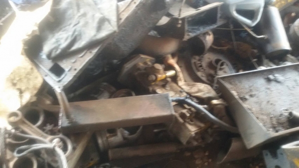 ขายด่วน KOMATSU PC200-5 ขายตามสภาพ เครื่องเสื้อทะลุ ปั้มดี โซ่ช่วงล่างพร้อมใช้งาน บูมอามสวย บอดี้สวย  เอกสารสัญญาซื้อขาย