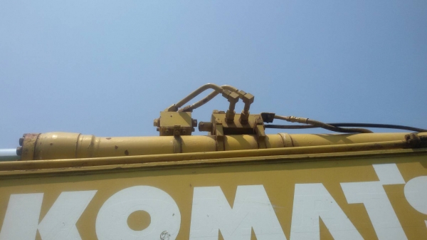 ขายด่วน KOMATSU PC200-5 ขายตามสภาพ เครื่องเสื้อทะลุ ปั้มดี โซ่ช่วงล่างพร้อมใช้งาน บูมอามสวย บอดี้สวย  เอกสารสัญญาซื้อขาย