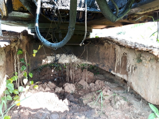 ขายด่วน KOMATSU PC200-5 ขายตามสภาพ เครื่องเสื้อทะลุ ปั้มดี โซ่ช่วงล่างพร้อมใช้งาน บูมอามสวย บอดี้สวย  เอกสารสัญญาซื้อขาย