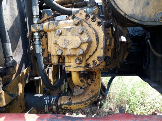 ขายด่วน KOMATSU PC200-5 ขายตามสภาพ เครื่องเสื้อทะลุ ปั้มดี โซ่ช่วงล่างพร้อมใช้งาน บูมอามสวย บอดี้สวย  เอกสารสัญญาซื้อขาย