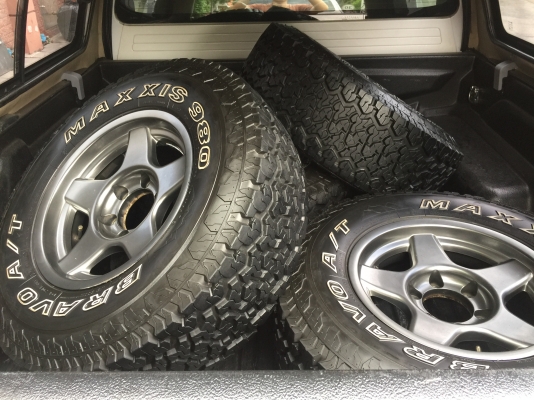ล้อ Bradley ขอบ16 พร้อมยาง All Maxxis980 265 70 16 ปลายปี14 ดอกเต็ม เนื้อนิ่มๆ ใช้กันยาว ราคาไม่แพง