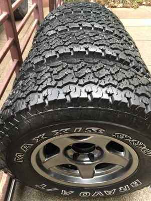 ล้อ Bradley ขอบ16 พร้อมยาง All Maxxis980 265 70 16 ปลายปี14 ดอกเต็ม เนื้อนิ่มๆ ใช้กันยาว ราคาไม่แพง