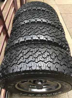 ล้อ Bradley ขอบ16 พร้อมยาง All Maxxis980 265 70 16 ปลายปี14 ดอกเต็ม เนื้อนิ่มๆ ใช้กันยาว ราคาไม่แพง