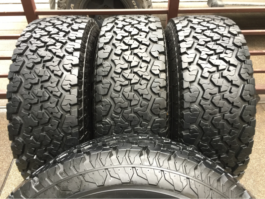 ล้อ Bradley ขอบ16 พร้อมยาง All Maxxis980 265 70 16 ปลายปี14 ดอกเต็ม เนื้อนิ่มๆ ใช้กันยาว ราคาไม่แพง