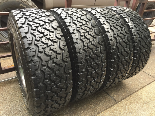 ล้อ Bradley ขอบ16 พร้อมยาง All Maxxis980 265 70 16 ปลายปี14 ดอกเต็ม เนื้อนิ่มๆ ใช้กันยาว ราคาไม่แพง