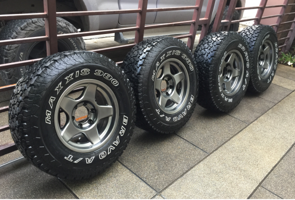 ล้อ Bradley ขอบ16 พร้อมยาง All Maxxis980 265 70 16 ปลายปี14 ดอกเต็ม เนื้อนิ่มๆ ใช้กันยาว ราคาไม่แพง