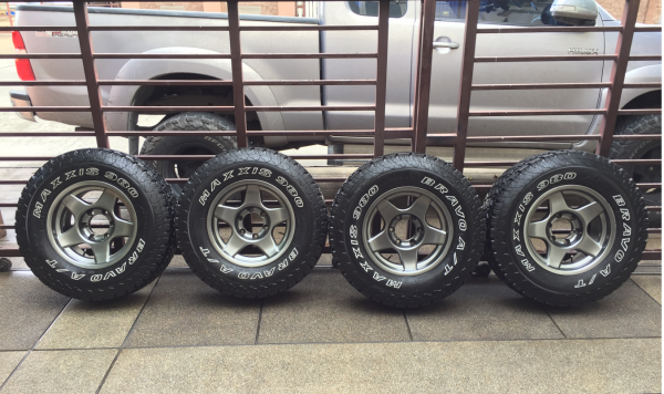 ล้อ Bradley ขอบ16 พร้อมยาง All Maxxis980 265 70 16 ปลายปี14 ดอกเต็ม เนื้อนิ่มๆ ใช้กันยาว ราคาไม่แพง