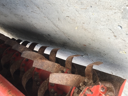 รถไถ L4708SP