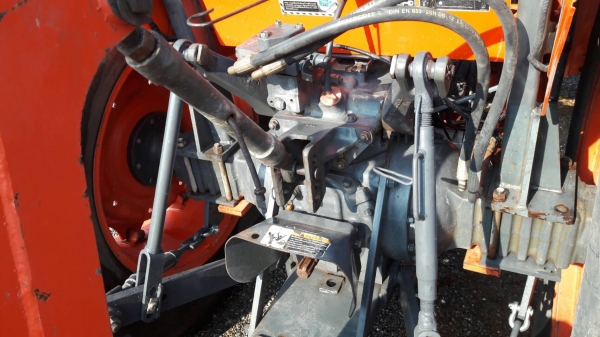 ขายรถไถคูโบต้าM6040อุปกรณ์ดันหน้า+ผาน6ตราช้าง ราคา465,000คับ