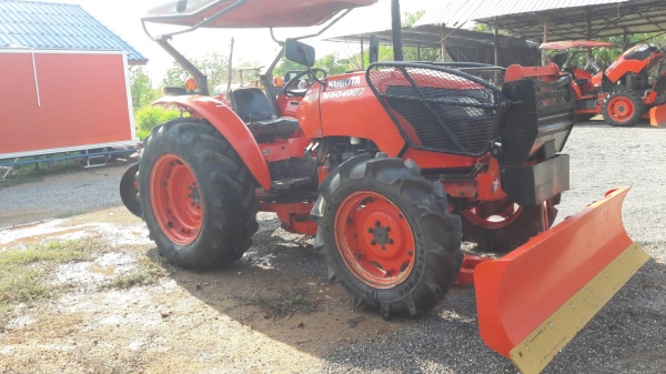 ขายรถไถคูโบต้าM6040อุปกรณ์ดันหน้า+ผาน6ตราช้าง ราคา465,000คับ