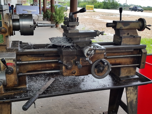 เครื่องกลึง 4 ฟุต 2 เพลา อุปกรณ์ครบ ไฟ 220 v. พร้อมใช้งาน สวยเดิมๆๆ 45,000