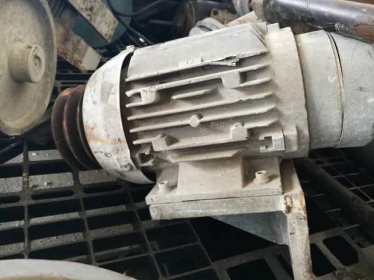 1,300 บ. ส่งฟรี083-2000058 LINE ID: line832923 มอเตอร์ ขนาด 400W รอบสูง 1400 รอบต่อนาที ต่อใช้ไฟบ้านได้ มีพลูเลย์ยึดติดมาให้ด้วย 1,300 บ. ส่งฟรี083-2000058 LINE ID: line832923 มอเตอร์ ขนาด 400W รอบสูง 1400 รอบต่อนาที ต่อใช้ไฟบ้านได้ มีพลูเลย์ยึดติดมาให้ด้วย