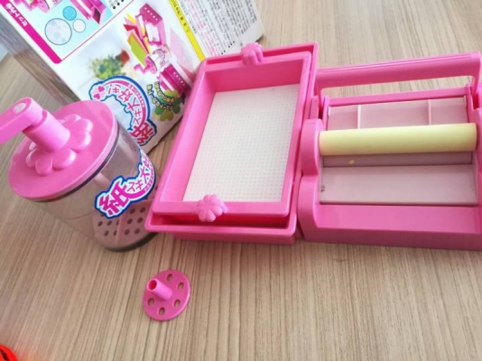 5 อย่าง  850  บ. ส่งฟรี083-2000058  LINE ID: line832923 - ชุดอุปกรณ์ฝึกทำกระดาษ - ชุดนวดผสมตีแป้งให้เข้ากันให้เนียนทำงานช่วยในครัวได้ - ไอครีมตั้งโชว์สวย - เกรดผสมแบบต่างๆ 2 แพ็ค