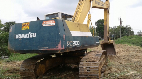 ขายรถแบคโฮ KOMATSU PC200-5เก่านอก