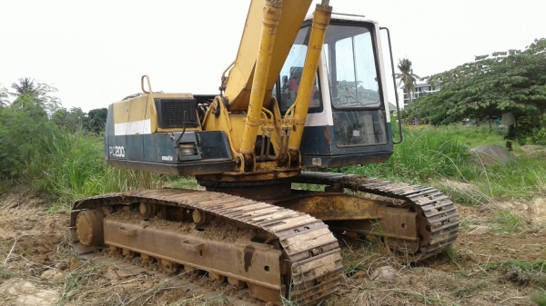 ขายรถแบคโฮ KOMATSU PC200-5เก่านอก