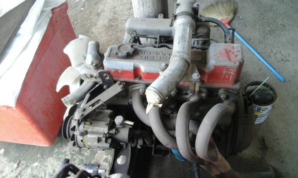 เครื่องnissanฝาแดงละเอียดbd25 ไม่มีเลข ไม่มีเกียร์ 32,000บาท 089-2095791