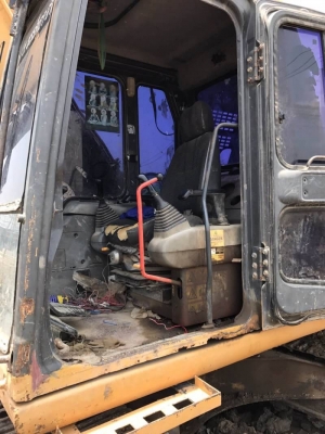 ขาย 685,000 บาท   KOMATSU PC160-6K เครื่องดี ปั้มแรง โช่หนา เอวแน่น ไฟฟ้าครบ เอกสารชื้อขาย   รถอยู่ สุมทรปราการ โทร 0981862844