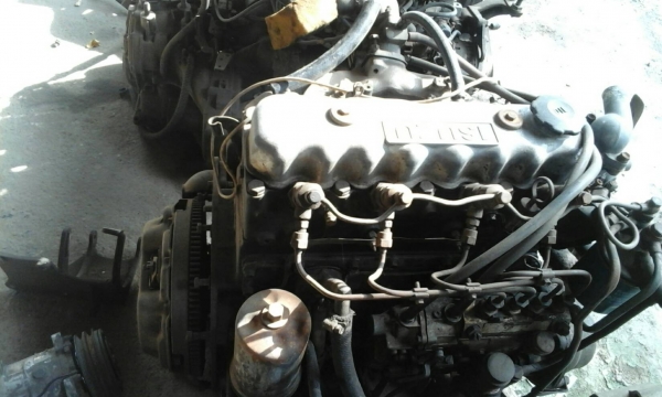 เครื่องISUZU elf 240 74แรง ไม่มีเกียร์ ขาย 23,000บาท 089-2095791 เครื่องISUZU elf 240 74แรง ไม่มีเกียร์ ขาย 23,000บาท 089-2095791