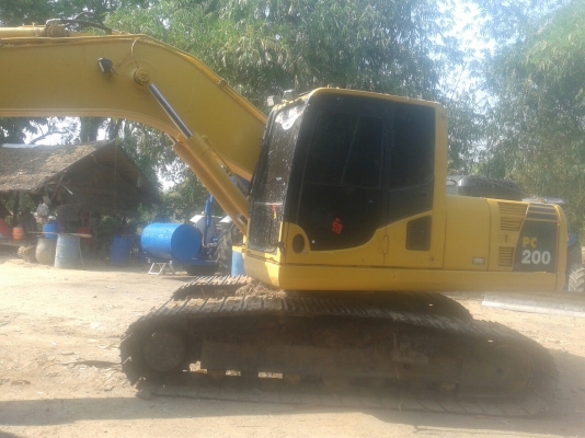 ขาย komarsu pc200 m8พร้อมเทรนเลอร์227