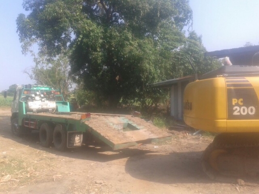 ขาย komarsu pc200 m8พร้อมเทรนเลอร์227