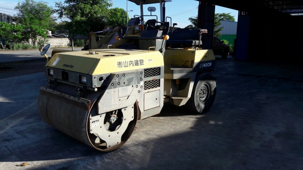 รถบด 4 ตัน Komatsu JV40CW-2A เก่าญี่ปุ่น