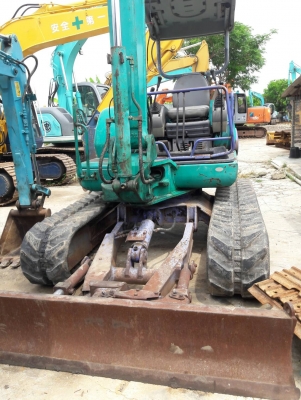 ขายKOMATSU PC40-7E มาใหม่  เก่าญี่ปุ่นแท้  เครื่องดำ  3,XXX  ชั่วโมง  ลองระบบกันได้ทุกวัน  โทร  089-3818694  ดวงนภา