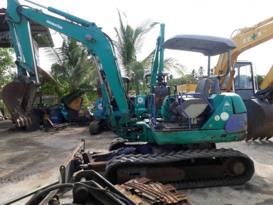 ขายKOMATSU PC40-7E มาใหม่  เก่าญี่ปุ่นแท้  เครื่องดำ  3,XXX  ชั่วโมง  ลองระบบกันได้ทุกวัน  โทร  089-3818694  ดวงนภา
