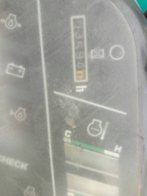 ขายKOMATSU PC40-7E มาใหม่  เก่าญี่ปุ่นแท้  เครื่องดำ  3,XXX  ชั่วโมง  ลองระบบกันได้ทุกวัน  โทร  089-3818694  ดวงนภา