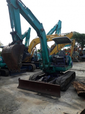 ขายKOMATSU PC40-7E มาใหม่  เก่าญี่ปุ่นแท้  เครื่องดำ  3,XXX  ชั่วโมง  ลองระบบกันได้ทุกวัน  โทร  089-3818694  ดวงนภา