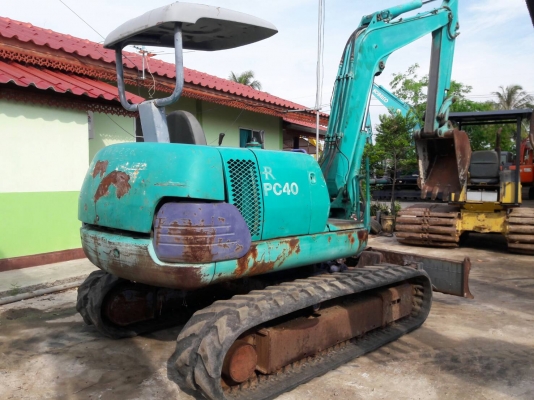 ขายKOMATSU PC40-7E มาใหม่  เก่าญี่ปุ่นแท้  เครื่องดำ  3,XXX  ชั่วโมง  ลองระบบกันได้ทุกวัน  โทร  089-3818694  ดวงนภา