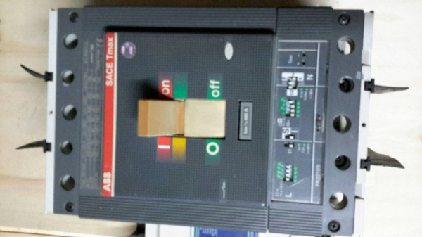 เบรคเกอร์ไฟฟ้า 3 เฟส ABB 400A MITSUBISHI 150A