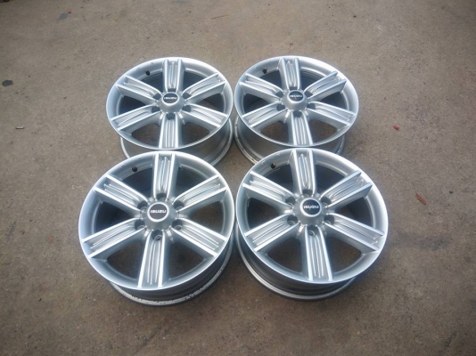 ขายล้อแม็ก ISUZU BLUE POWER ถอดป้ายแดง ขอบ 18 4 วง ราคา 9,900 บาท