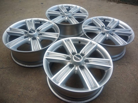 ขายล้อแม็ก ISUZU BLUE POWER ถอดป้ายแดง ขอบ 18 4 วง ราคา 9,900 บาท