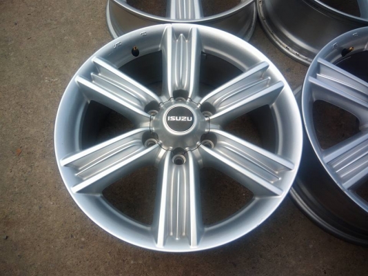 ขายล้อแม็ก ISUZU BLUE POWER ถอดป้ายแดง ขอบ 18 4 วง ราคา 9,900 บาท