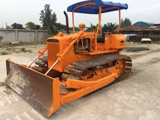 ขายรถแทรคเตอร์Komatsuรุ่นD20P3 นำเข้าจากญี่ปุ่น ไม่เคยใช้งานในไทย มีใบอินวอย มีดสไลด์4ทิศทาง ตีนเป็ด สภาพดีพร้อมใช้งานLine:Jiraroj2909