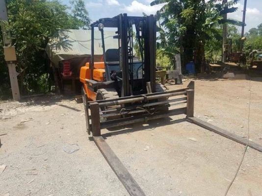 ขายรถยกโฟล์คลิฟต์ ขนาด FD 4.5 งายาว เกียร์ธรรมดา