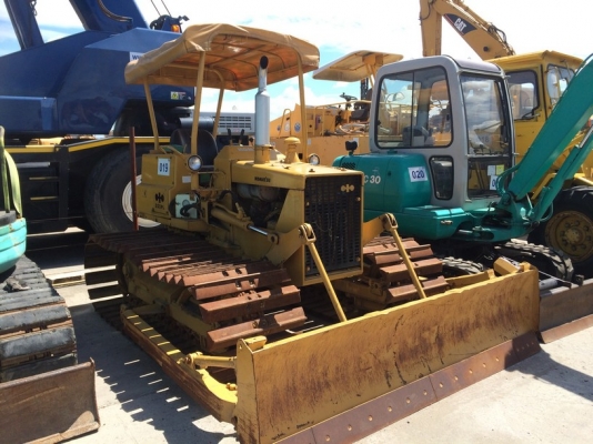 Komatsu D20PL-5 เกียร์ตัด ใบแทร็คใหญ่ 70 cm สภาพสวยจริง นำเข้าจากญี่ปุ่น ราคาไม่แพงครับ Komatsu D20PL-5 เกียร์ตัด ใบแทร็คใหญ่ 70 cm สภาพสวยจริง นำเข้าจากญี่ปุ่น ราคาไม่แพงครับ