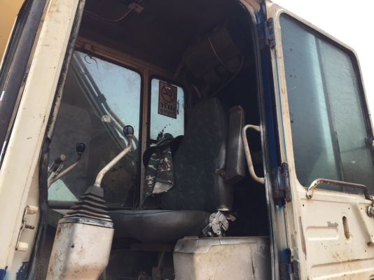 Komatsu PC200-5 เครื่องเดิม ปั้มเดิม เอวแน่น พร้อมใช้ครับ สวิงเร็ว ปั้มดี
