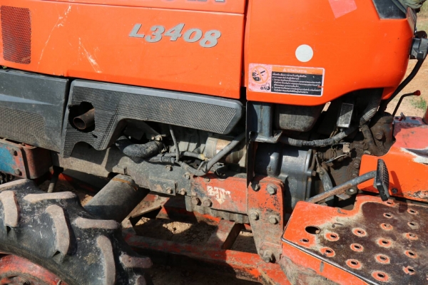 สามย่านแทรคเตอร์ ขายรถไถ KUBOTA L3408 พร้อมดันหน้า เครื่องดี เกียร์ดี ไฮดรอลิคดี มีทะเบียนพร้อมโอน ราคา 175,000 สามย่านแทรคเตอร์ ขายรถไถ KUBOTA L3408 พร้อมดันหน้า เครื่องดี เกียร์ดี ไฮดรอลิคดี มีทะเบียนพร้อมโอน ราคา 175,000