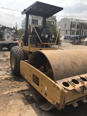 ขายรถบดถนน CAT CS533E 10 ตัน พร้อมเปลือกหนาม สนใจติดต่อ 081-5305979