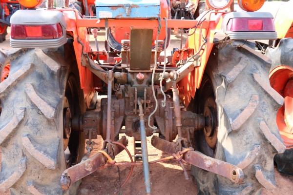 สามย่านแทรคเตอร์ ขายรถไถ KUBOTA L3408 ตัวเปล่า เครื่องดี เกียร์ดี ไฮดรอลิคดี มีทะเบียนพร้อมโอน ราคา 140,000 มีรถขนส่งบริการ สามย่านแทรคเตอร์ ขายรถไถ KUBOTA L3408 ตัวเปล่า เครื่องดี เกียร์ดี ไฮดรอลิคดี มีทะเบียนพร้อมโอน ราคา 140,000 มีรถขนส่งบริการ