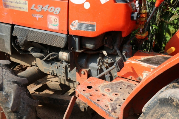 สามย่านแทรคเตอร์ ขายรถไถ KUBOTA L3408 พร้อมดันหน้า เครื่องดี เกียร์ดี ไฮดรอลิคดี มีทะเบียนพร้อมโอน สามย่านแทรคเตอร์ ขายรถไถ KUBOTA L3408 พร้อมดันหน้า เครื่องดี เกียร์ดี ไฮดรอลิคดี มีทะเบียนพร้อมโอน