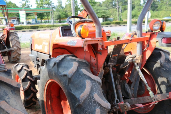สามย่านแทรคเตอร์ ขายรถไถ KUBOTA L3408 ตัวเปล่า เครื่องดี เกียร์ดี ไฮดรอลิคดี มีทะเบียนพร้อมโอน สามย่านแทรคเตอร์ ขายรถไถ KUBOTA L3408 ตัวเปล่า เครื่องดี เกียร์ดี ไฮดรอลิคดี มีทะเบียนพร้อมโอน