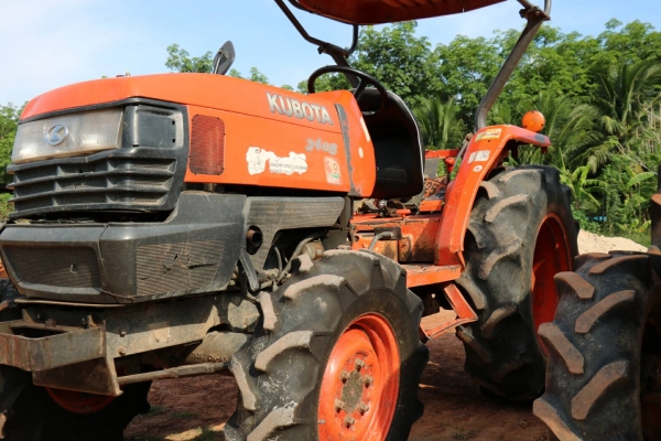 สามย่านแทรคเตอร์ ขายรถไถ KUBOTA L3408 ตัวเปล่า เครื่องดี เกียร์ดี ไฮดรอลิคดี มีทะเบียนพร้อมโอน สามย่านแทรคเตอร์ ขายรถไถ KUBOTA L3408 ตัวเปล่า เครื่องดี เกียร์ดี ไฮดรอลิคดี มีทะเบียนพร้อมโอน