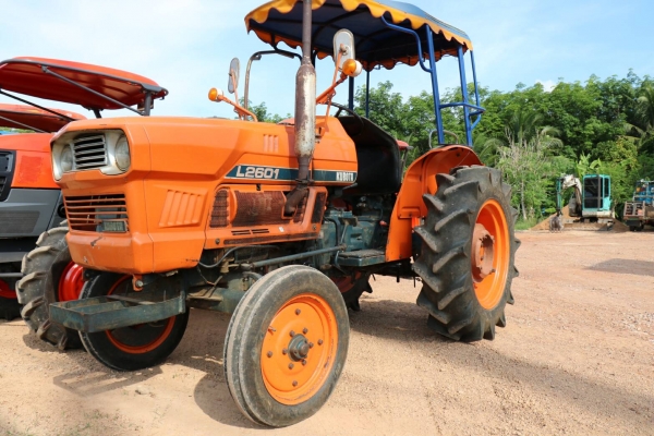 สามย่านแทรคเตอร์  ขายรถไถ KUBOTA L2601 เพลาเดียว ตัวเปล่า เครื่องดี เกียร์ดี ไฮดรอลิคดี
