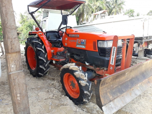 รถไถ 45 แรง   ปึ 53  เครื่องแห้งดี  พร้อมลุยงาน อุปกร  2 ชิ้น  ราคา  เบาฯฯ  240000  บาท  ต่อลองคับ     ดูรถ ที จ. สุรินทร์   วันทูคอล 098 668-3479 dtac 094 283-9369    สิทธิ์ คับ